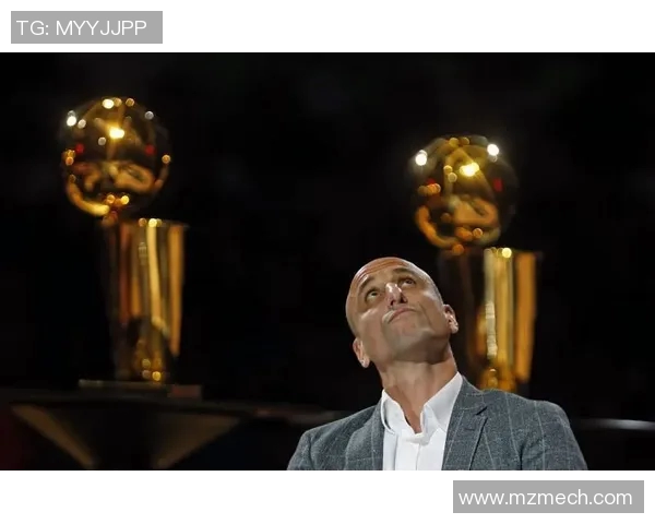 比尔拉塞尔引领凯尔特人辉煌岁月的传奇故事与历史回顾